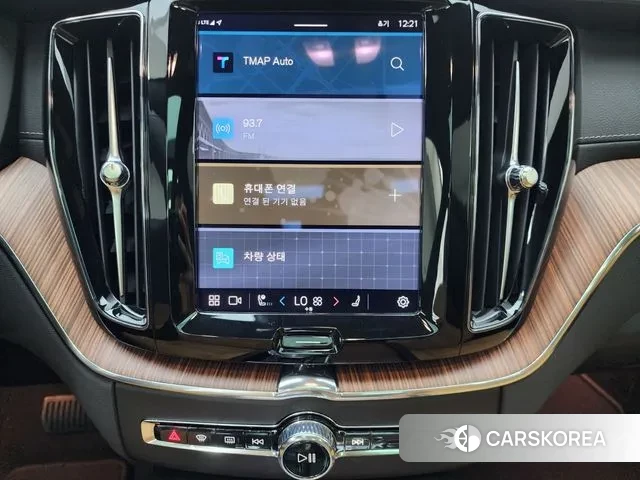 Volvo XC60 second Generation 2025 Белый из Кореи, фото 4