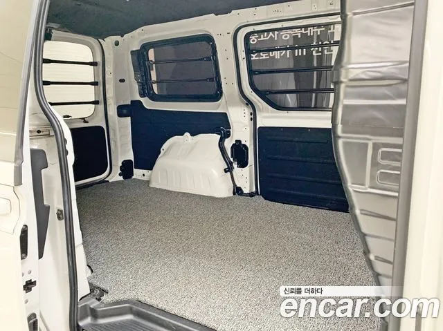 Hyundai Staria 2023 Белый из Кореи, фото 4