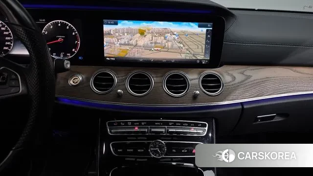 Mercedes-Benz E-Class W213 2018 Черный из Кореи, фото 4