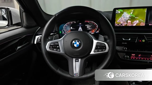 BMW 5 Series (G30) 2023 Белый из Кореи, фото 4