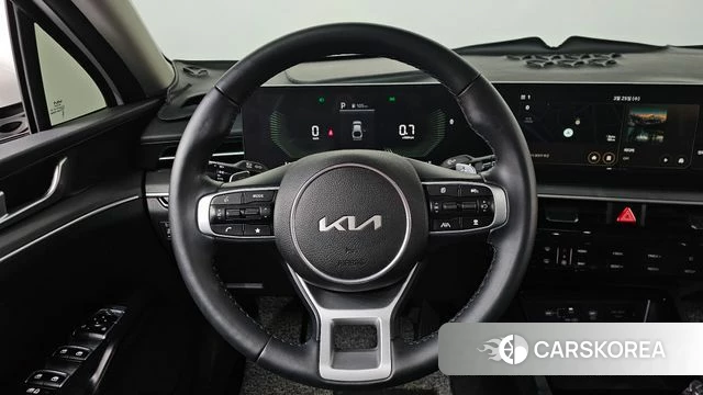 Kia The New K5 3rd generation 2023 Белый из Кореи, фото 4