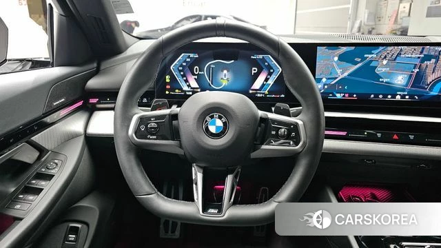 BMW 5 Series (G60) 2024 Белый из Кореи, фото 4