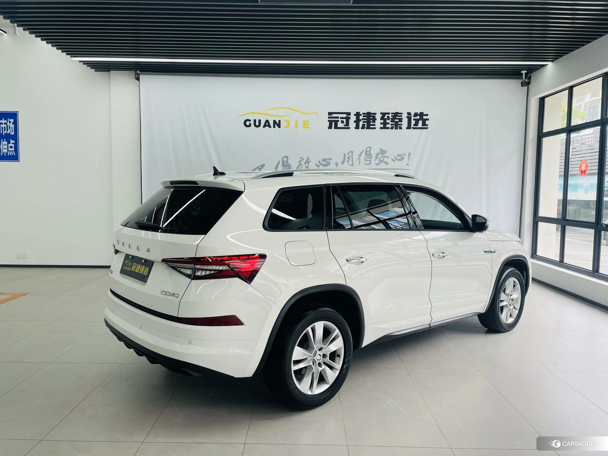 Skoda Kodiak 2023 Белый из Китая, фото 4
