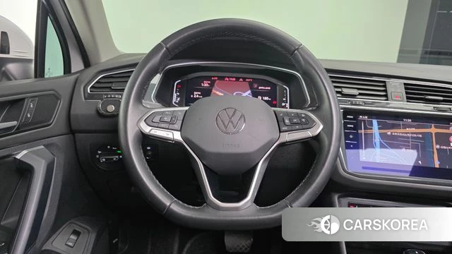 Volkswagen Tiguan second Generation 2023 Белый из Кореи, фото 4