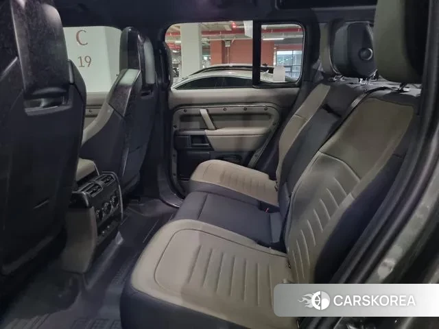 Land Rover Defender (L663) 2025 Темно-зеленый из Кореи, фото 4