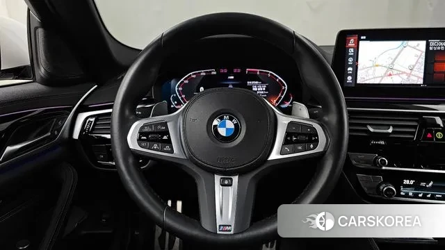 BMW 5 Series (G30) 2023 Белый из Кореи, фото 4