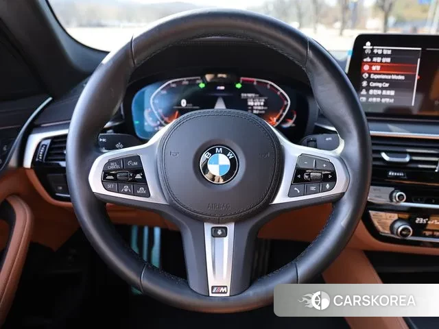 BMW 5 Series (G30) 2023 Белый из Кореи, фото 4