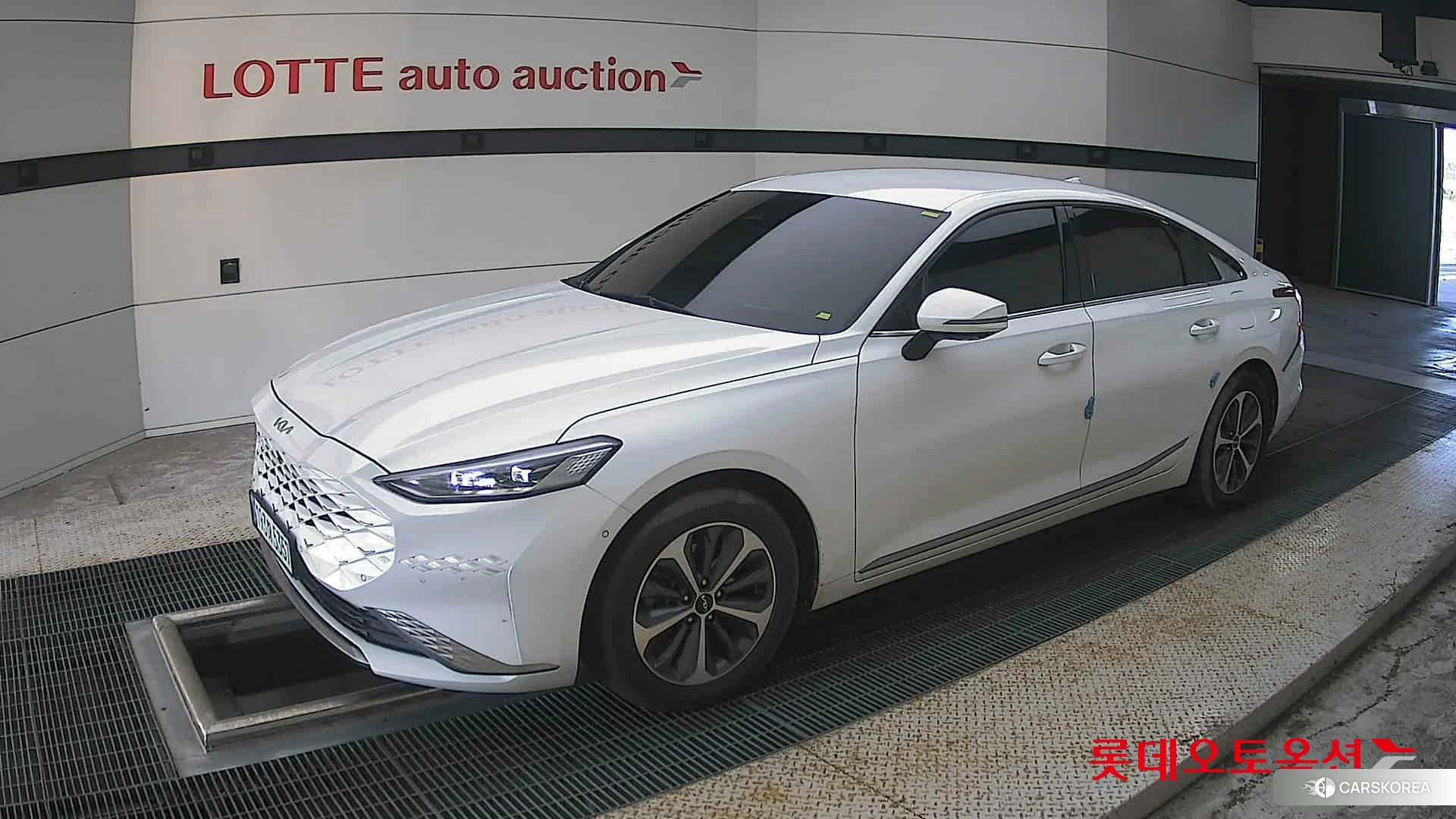 Kia K8 Hybrid 2023 Snow White Pearl из Кореи, фото 4