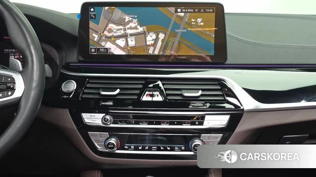 BMW 5 Series (G30) 2022 Черный из Кореи, фото 4