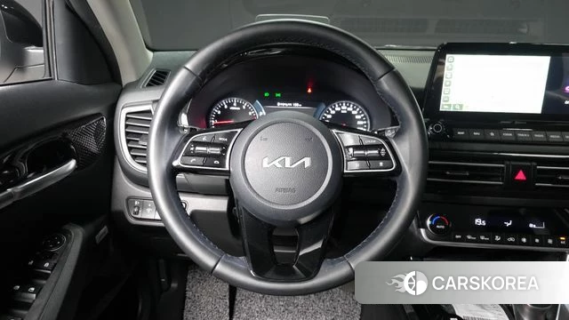 Kia Seltos 2022 Белый из Кореи, фото 4