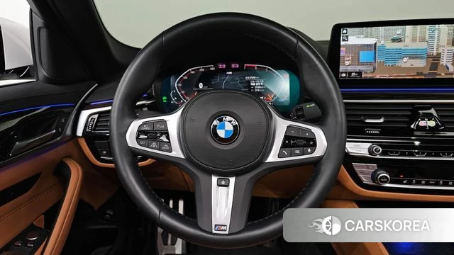 BMW 5 Series (G30) 2022 Белый из Кореи, фото 4