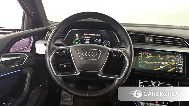 Audi e-Tron 2020 Серый из Кореи, фото 4