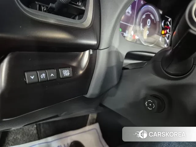 Lexus UX250h 2023 Серебряный из Кореи, фото 4