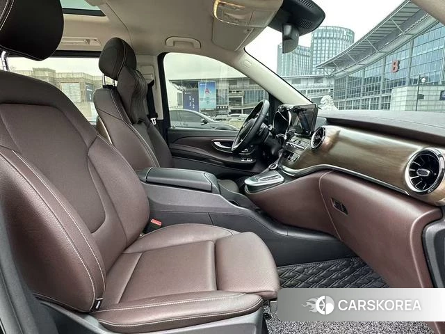 Mercedes-Benz V-class 2023 Черный из Китая, фото 4