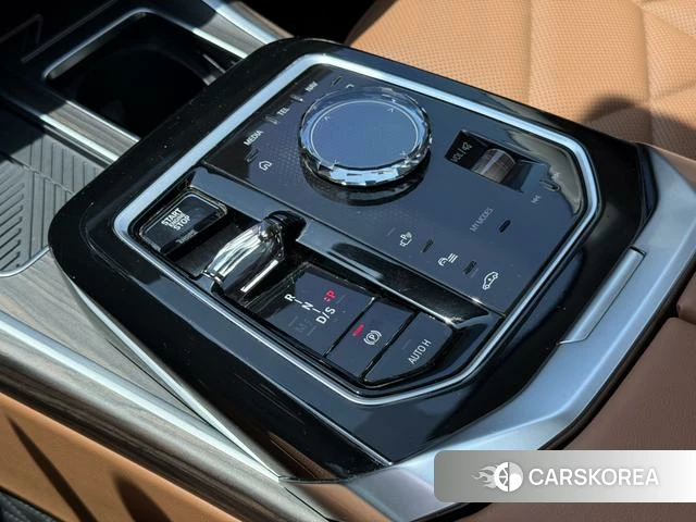 BMW 7 series 2024 Черный из Китая, фото 4