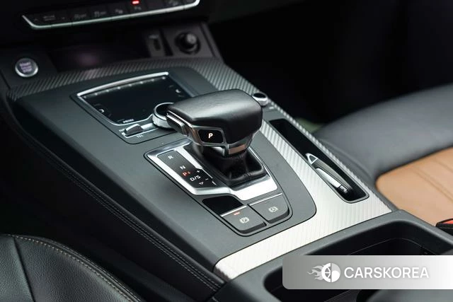 Audi Q5L 2021 Черный из Китая, фото 4