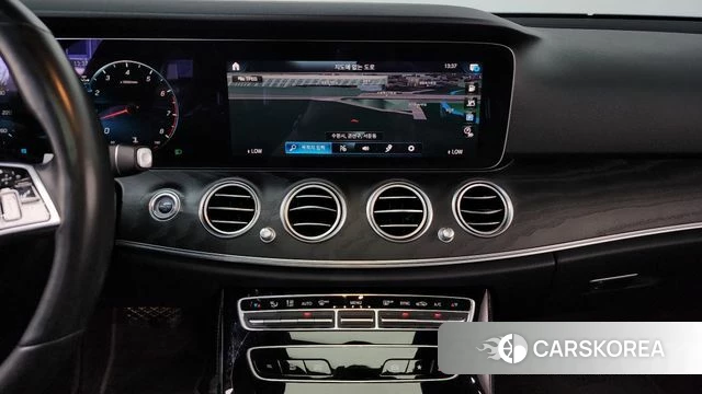 Mercedes-Benz E-Class W213 2022 Черный из Кореи, фото 4