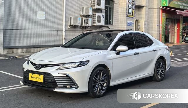 Toyota Camry 2023 Белый из Китая, фото 4
