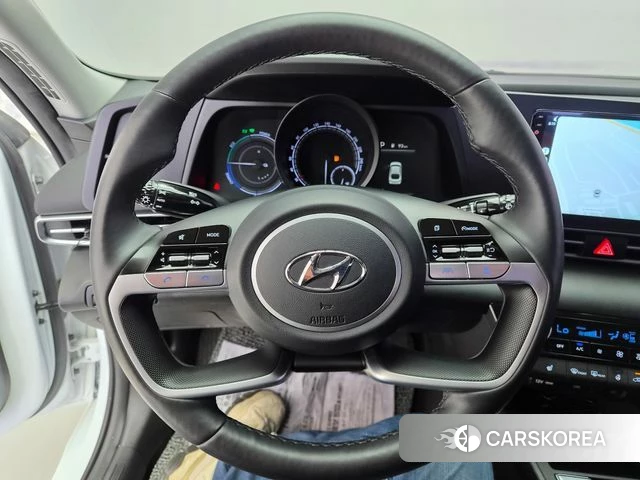 Hyundai Avante Hybrid (CN7) 2023 Белый из Кореи, фото 4
