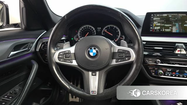 BMW 5 Series (G30) 2018 Белый из Кореи, фото 4