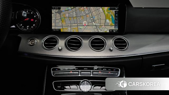 Mercedes-Benz E-Class W213 2018 Серебристо-серый из Кореи, фото 4