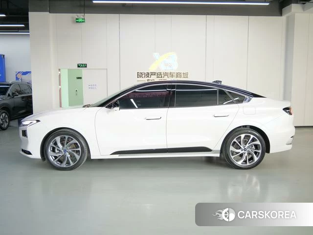 Ford Mondeo 2024 Белый из Китая, фото 4