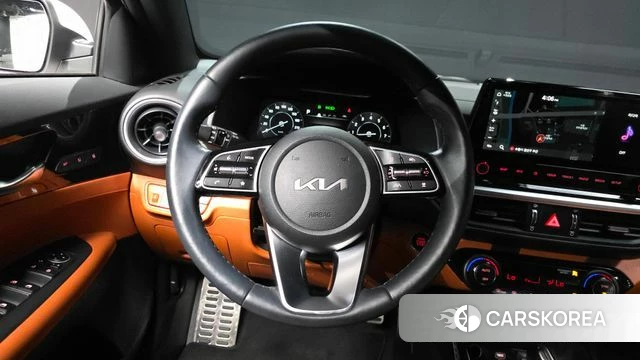 Kia The New K3 2nd generation 2023 Белый из Кореи, фото 4