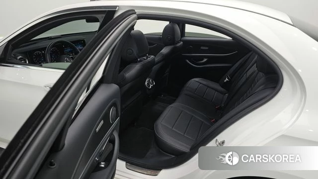 Mercedes-Benz E-Class W213 2023 Белый из Кореи, фото 4