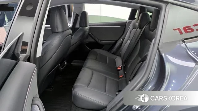 Tesla Model 3 2025 Серый из Кореи, фото 4