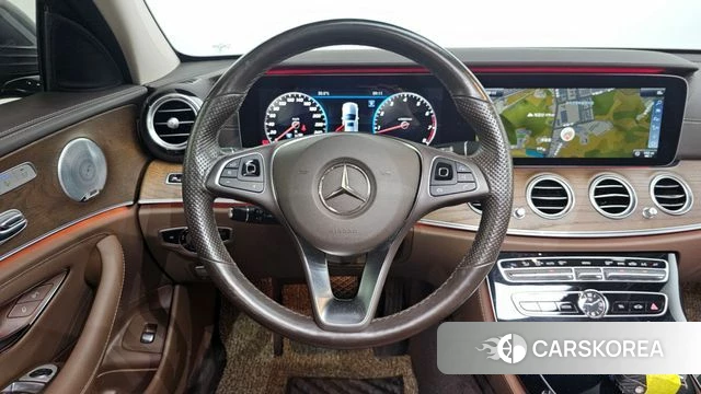Mercedes-Benz E-Class W213 2018 Серый из Кореи, фото 4