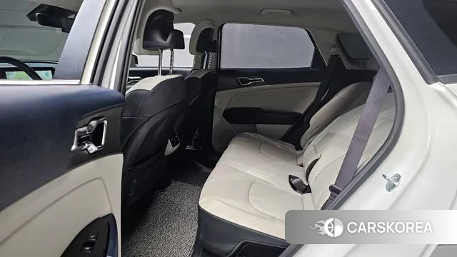 Kia Sportage 5th Generation Hybrid 2023 Белый из Кореи, фото 4