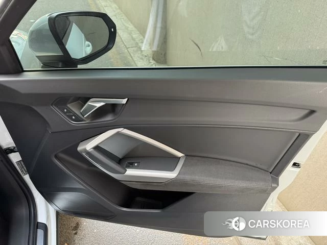 Audi Q3 2023 Белый из Китая, фото 4