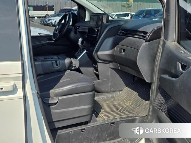 Hyundai Staria 2024 Белый из Кореи, фото 4