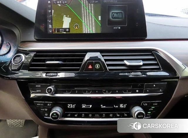 BMW 5 Series (G30) 2018 Синий из Кореи, фото 4