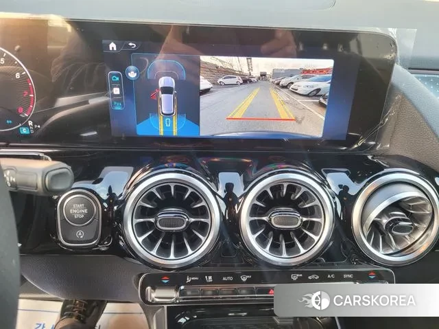 Mercedes-Benz GLA - Class H247 2025 Черный из Кореи, фото 4