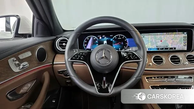 Mercedes-Benz E-Class W213 2023 Белый из Кореи, фото 4