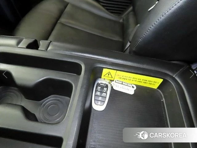 Hyundai Staria 2022 Желтый из Кореи, фото 4