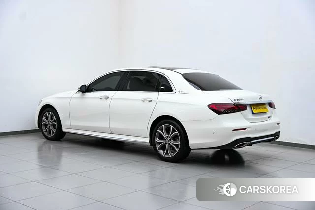 Mercedes-Benz E-class 2022 Белый из Китая, фото 4
