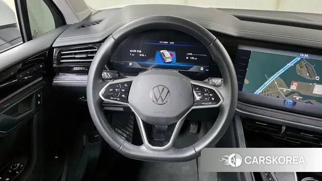 Volkswagen Touareg 3rd generation 2022 Белый из Кореи, фото 4