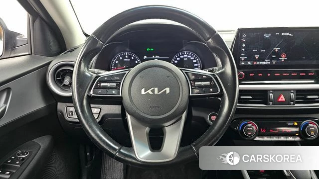 Kia The New K3 2nd generation 2021 Белый из Кореи, фото 4