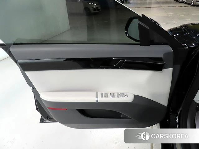 Hyundai Grandeur Hybrid (GN7) 2023 Черный из Кореи, фото 4