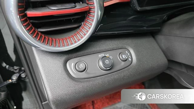 Chevrolet (GM Daewoo) Trax Crossover 2024 Черный из Кореи, фото 4