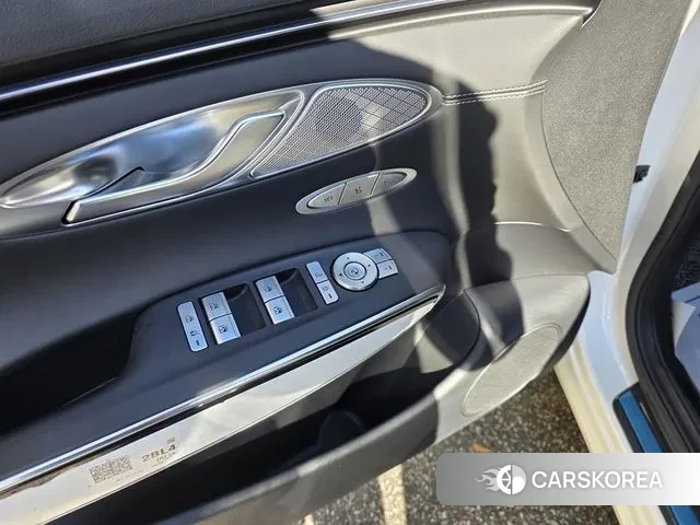 Genesis GV70 2023 Белый из Кореи, фото 4