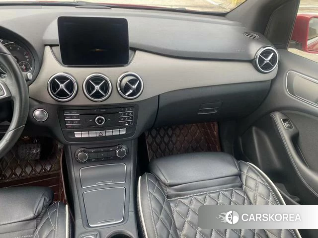 Mercedes-Benz Class B 2018 Красный из Китая, фото 4