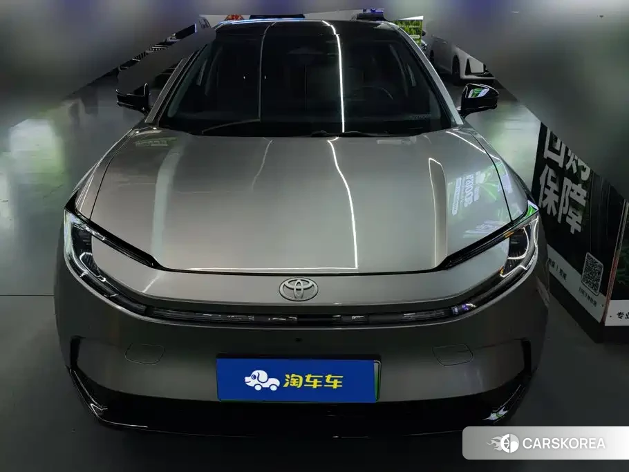 Toyota bZ5 2025 Silver/gray из Китая, фото 4
