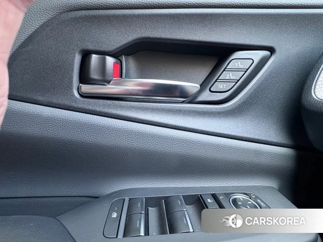 Toyota Prius 5th Generation 2024 Черный из Кореи, фото 4