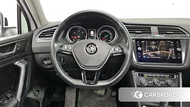 Volkswagen Tiguan second Generation 2018 Белый из Кореи, фото 4