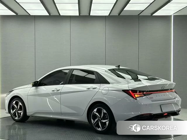 Hyundai Elantra 2022 Белый из Китая, фото 4