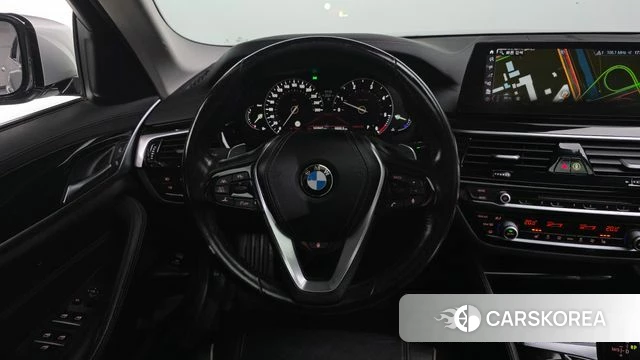 BMW 5 Series (G30) 2018 Серебряный из Кореи, фото 4