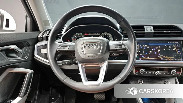 Audi Q3 (F3) 2022 Белый из Кореи, фото 4